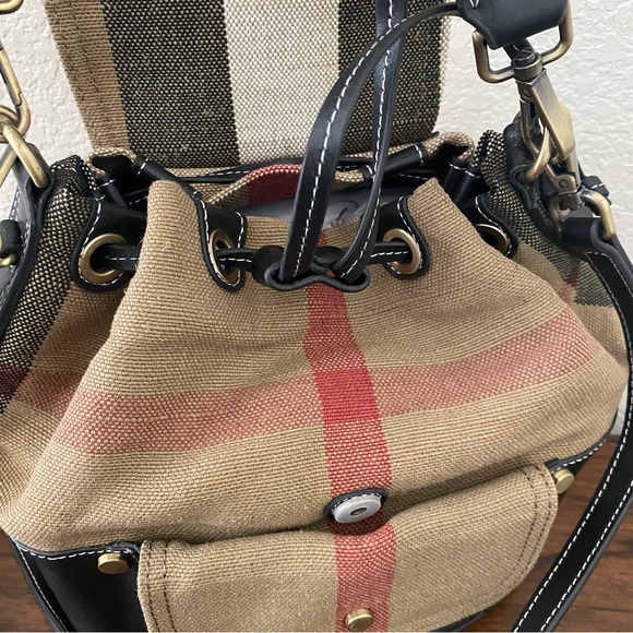Black Leather Canvas Nova Check Plaid Bucket Crossbody Bag Drawstring Satchel - Picture 10 of 14